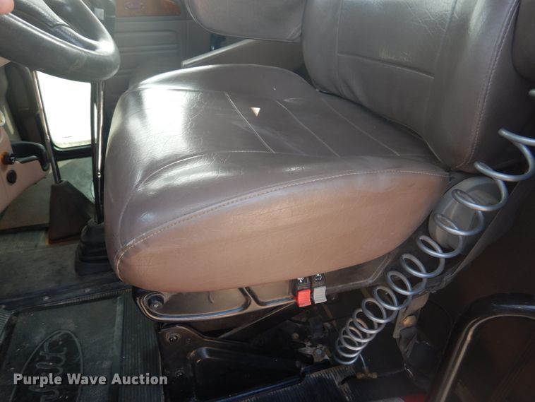 image for item DD0367 2007 Peterbilt 379  winch truck