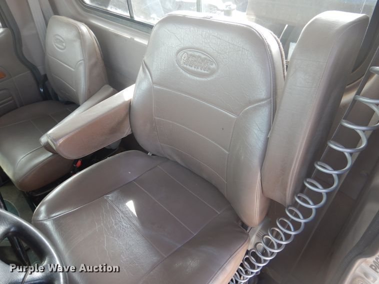 image for item DD0367 2007 Peterbilt 379  winch truck