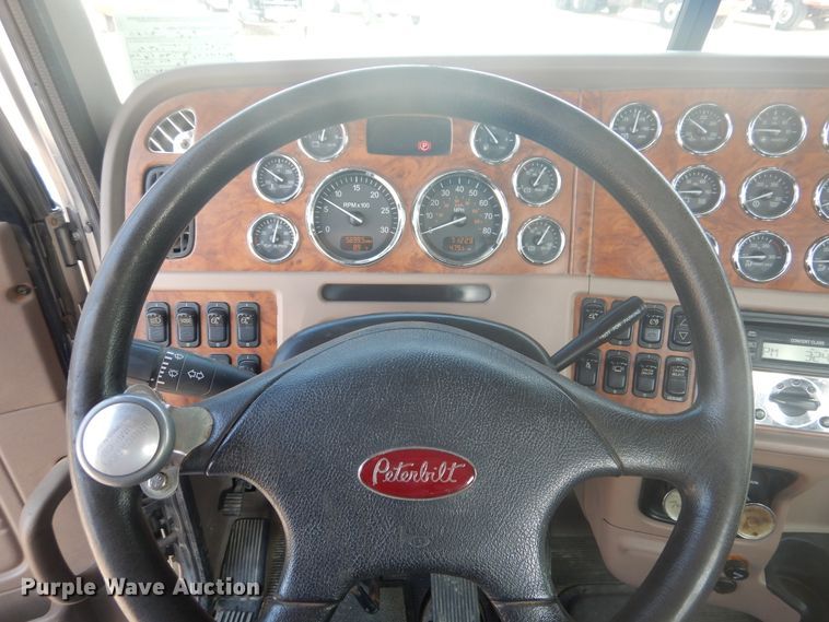 image for item DD0367 2007 Peterbilt 379  winch truck