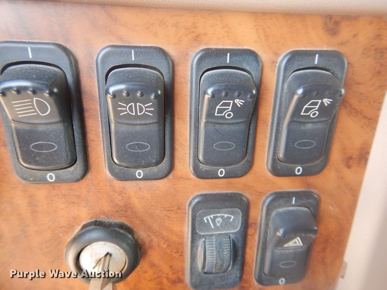 image for item DD0367 2007 Peterbilt 379  winch truck