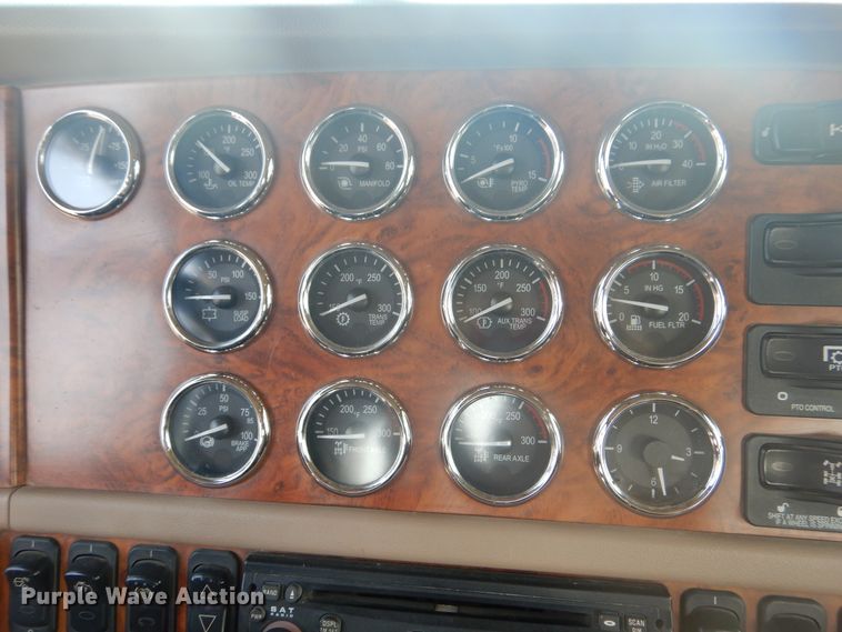 image for item DD0367 2007 Peterbilt 379  winch truck