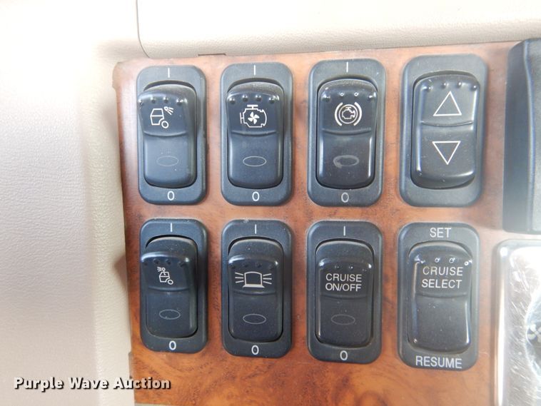 image for item DD0367 2007 Peterbilt 379  winch truck