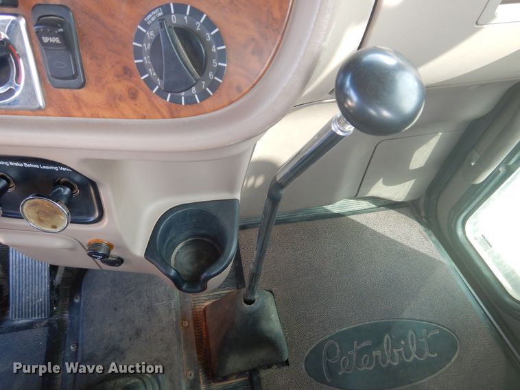 image for item DD0367 2007 Peterbilt 379  winch truck