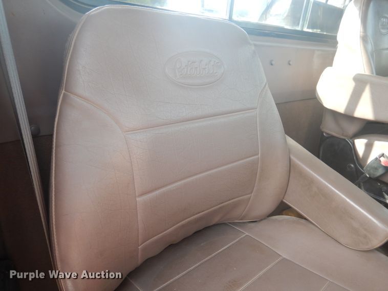 image for item DD0367 2007 Peterbilt 379  winch truck