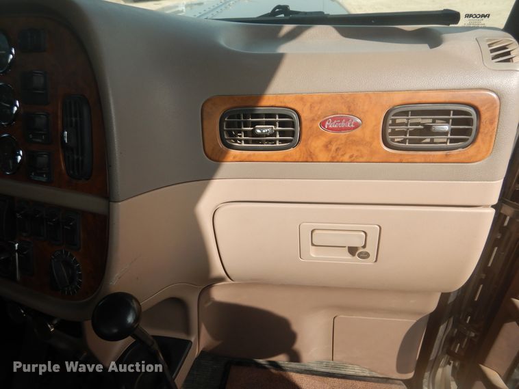 image for item DD0367 2007 Peterbilt 379  winch truck