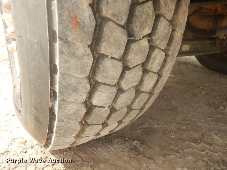 image for item DD0367 2007 Peterbilt 379  winch truck