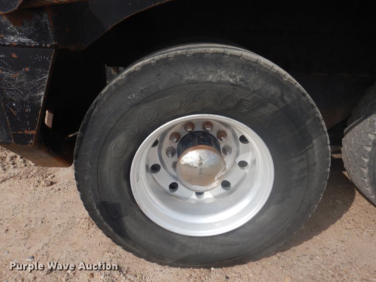 image for item DD0367 2007 Peterbilt 379  winch truck