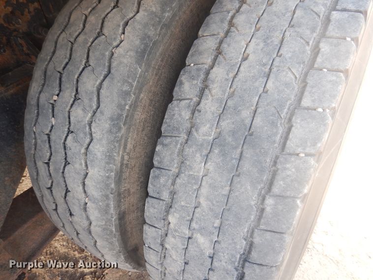 image for item DD0367 2007 Peterbilt 379  winch truck