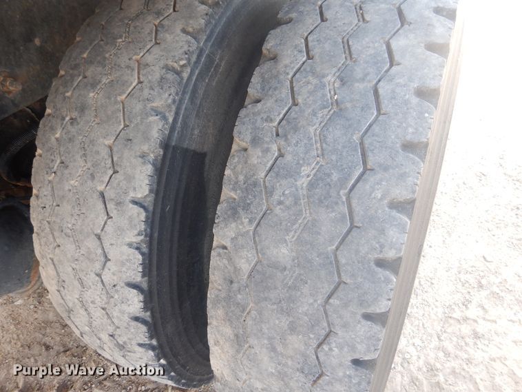 image for item DD0367 2007 Peterbilt 379  winch truck