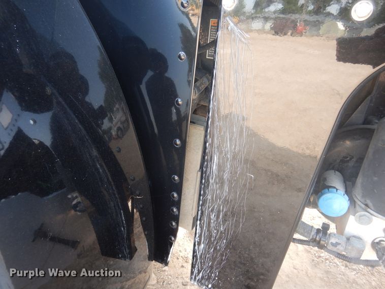 image for item DD0367 2007 Peterbilt 379  winch truck