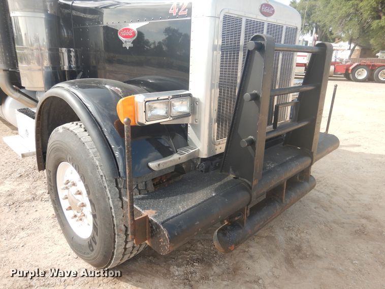 image for item DD0367 2007 Peterbilt 379  winch truck