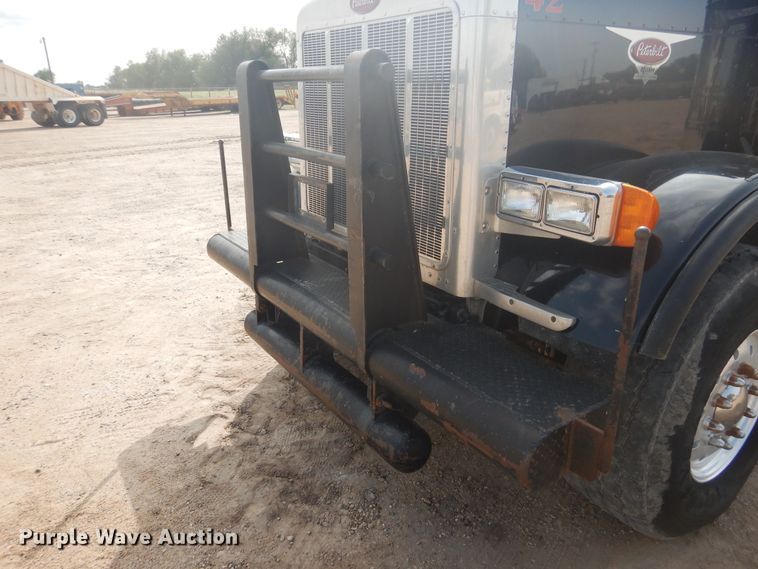 image for item DD0367 2007 Peterbilt 379  winch truck