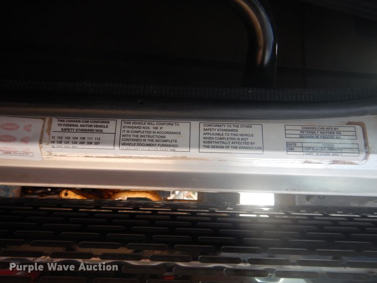 image for item DD0367 2007 Peterbilt 379  winch truck