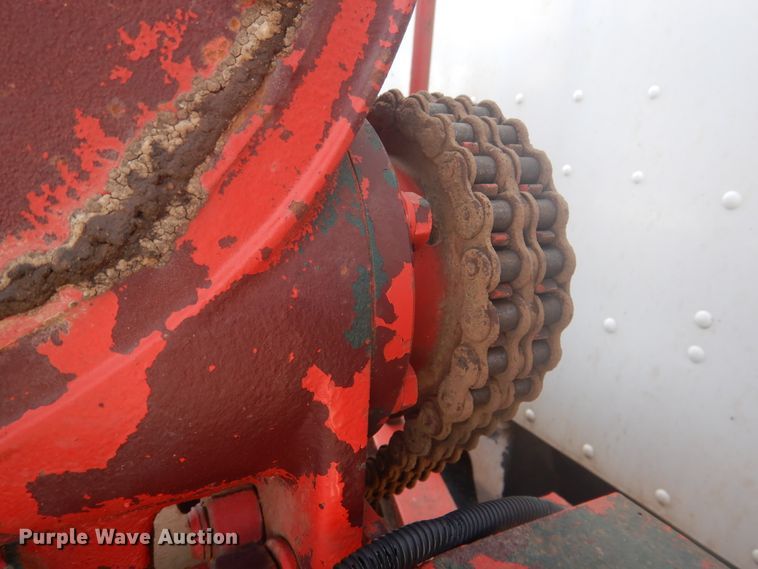 image for item DD0368 1989 International 9800  semi truck