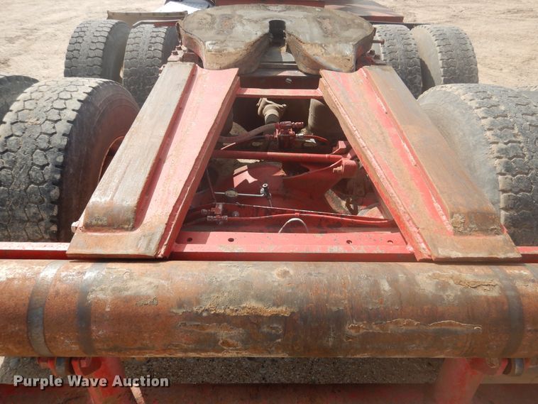 image for item DD0368 1989 International 9800  semi truck