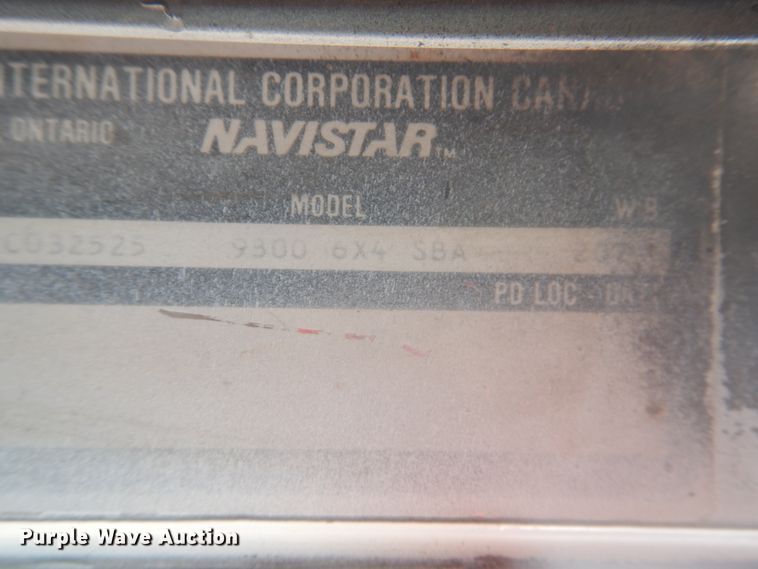 image for item DD0368 1989 International 9800  semi truck