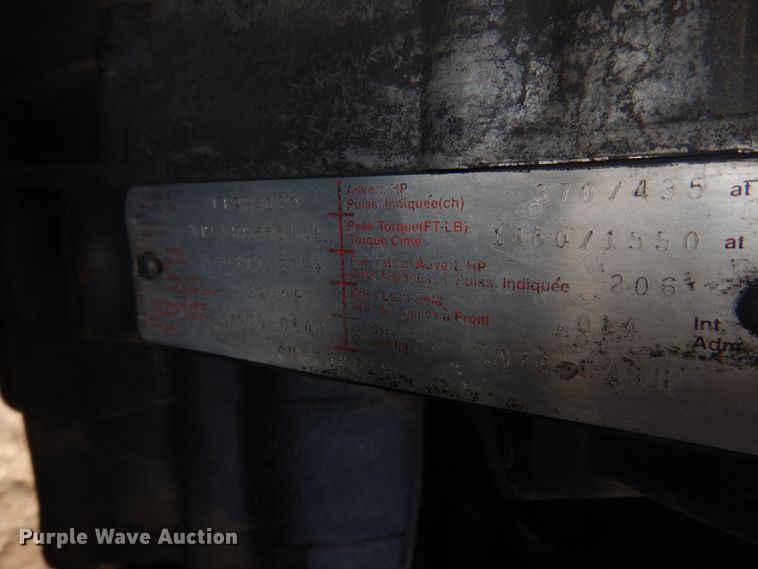 image for item DD0369 2000 International 9100i  semi truck