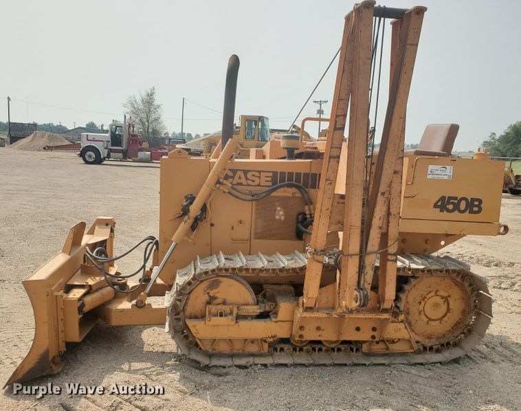 image for item DF5735 1983 Case 450B  pipelayer