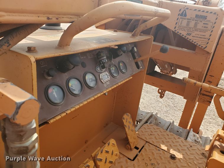 image for item DF5735 1983 Case 450B  pipelayer