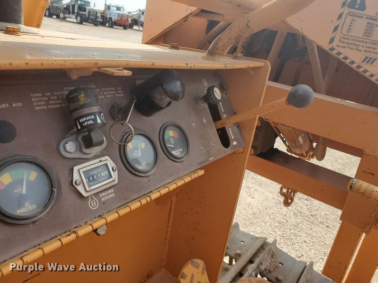 image for item DF5735 1983 Case 450B  pipelayer