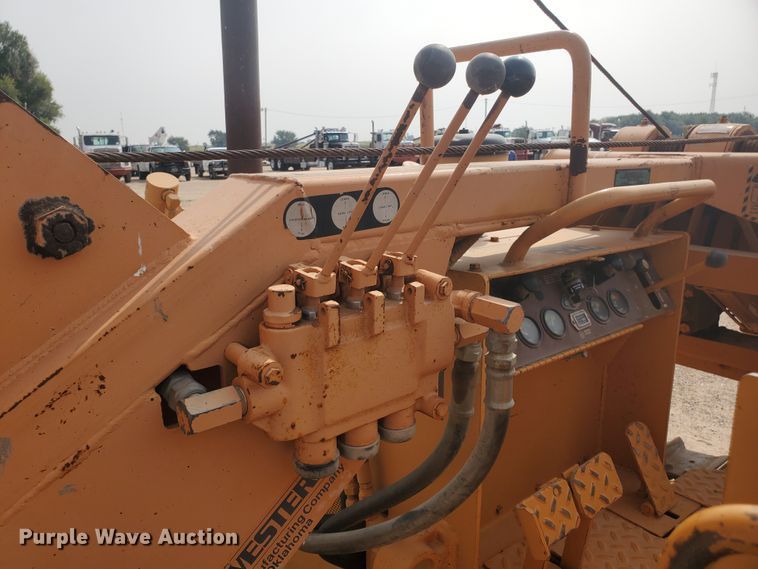 image for item DF5735 1983 Case 450B  pipelayer