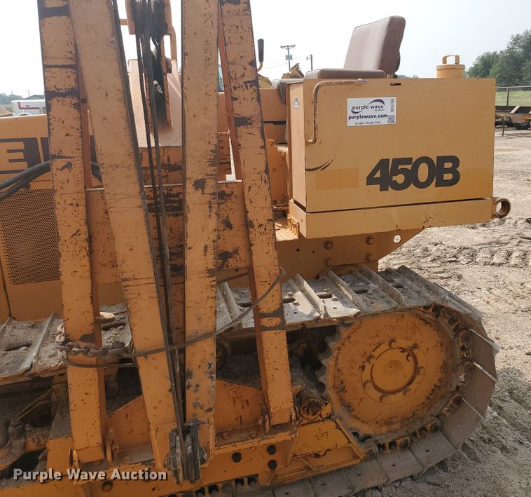 image for item DF5735 1983 Case 450B  pipelayer