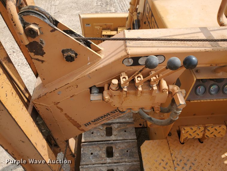 image for item DF5735 1983 Case 450B  pipelayer