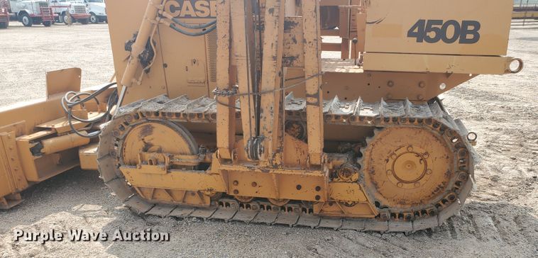 image for item DF5735 1983 Case 450B  pipelayer