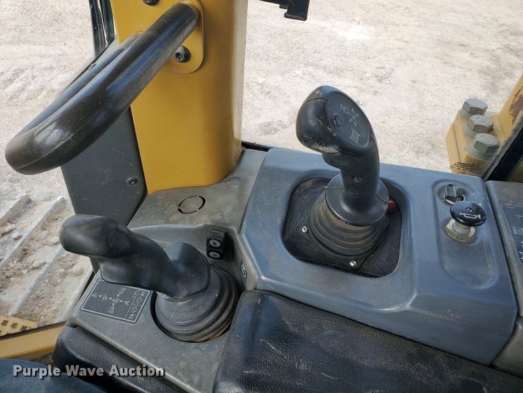 image for item DF5739 2006 Caterpillar D6N XL  dozer