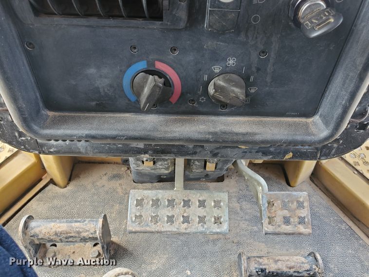 image for item DF5739 2006 Caterpillar D6N XL  dozer