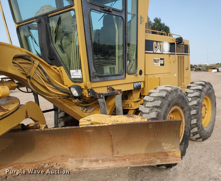 image for item DF5740 1998 Caterpillar 135H  motor grader