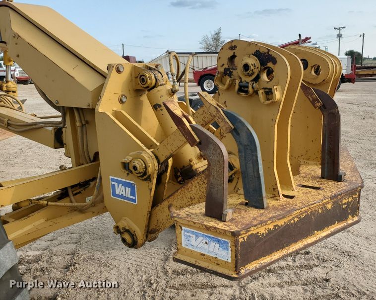 image for item DF5740 1998 Caterpillar 135H  motor grader