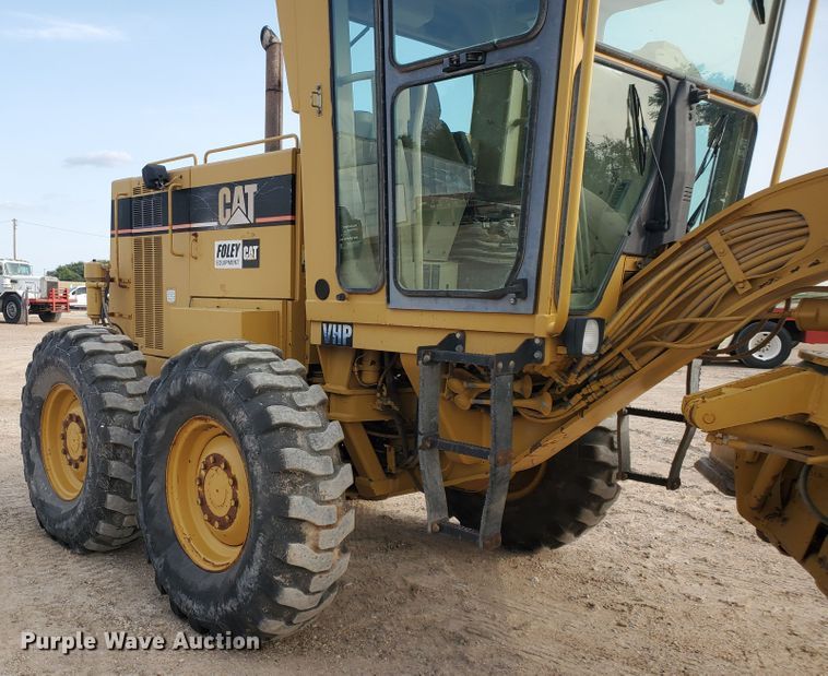 image for item DF5740 1998 Caterpillar 135H  motor grader
