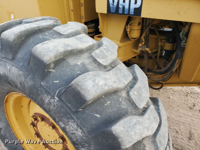 image for item DF5740 1998 Caterpillar 135H  motor grader
