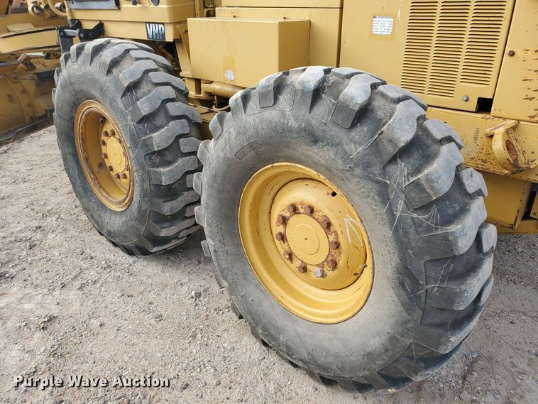 image for item DF5740 1998 Caterpillar 135H  motor grader