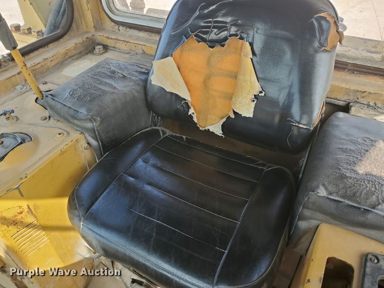 image for item DF5741 1987 Caterpillar D5H  dozer