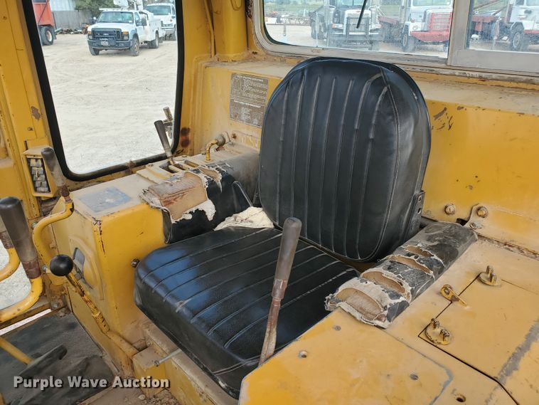 image for item DF5742 1978 Caterpillar D5B  dozer
