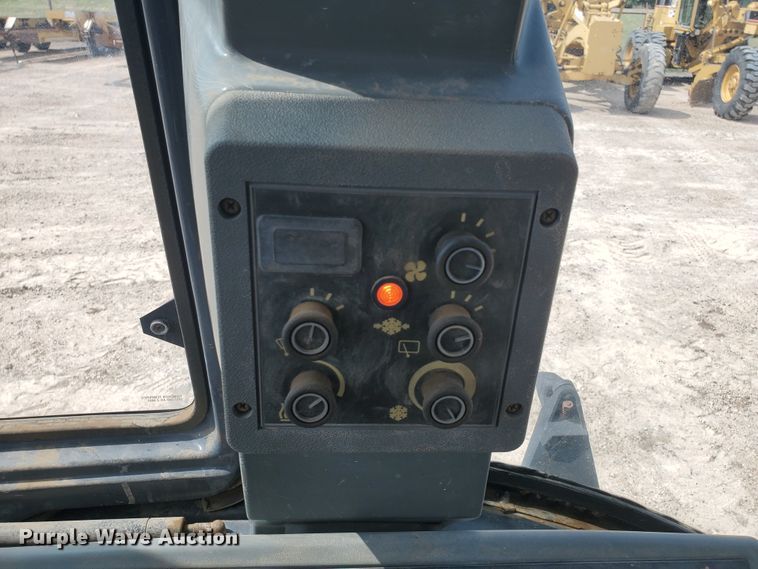 image for item DF5753 1995 Case 580L  backhoe