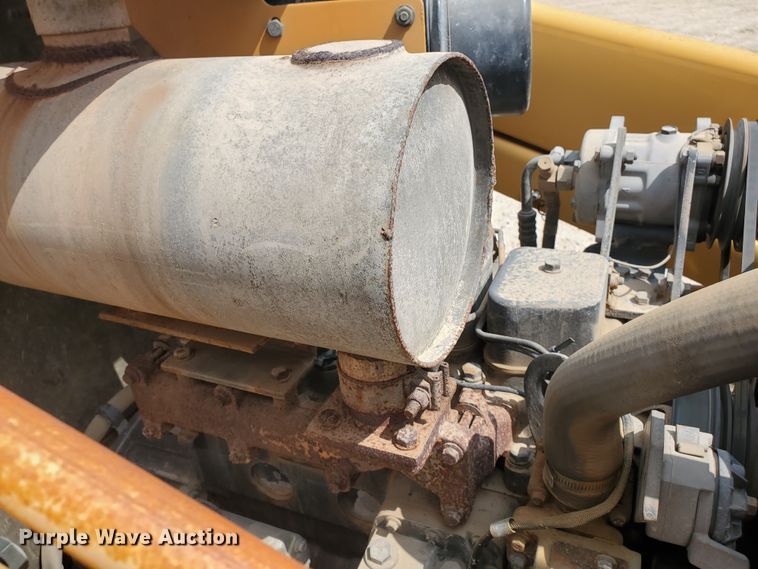 image for item DF5753 1995 Case 580L  backhoe