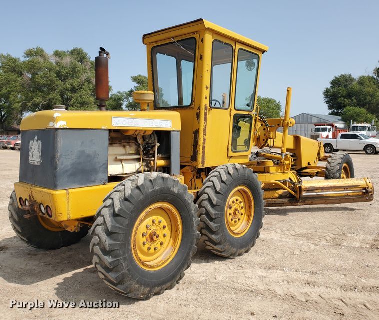 image for item DF5754 John Deere 570  motor grader