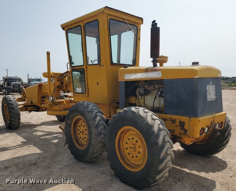 image for item DF5754 John Deere 570  motor grader