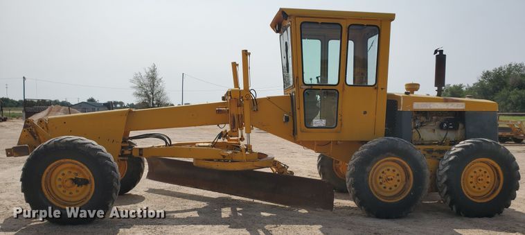 image for item DF5754 John Deere 570  motor grader