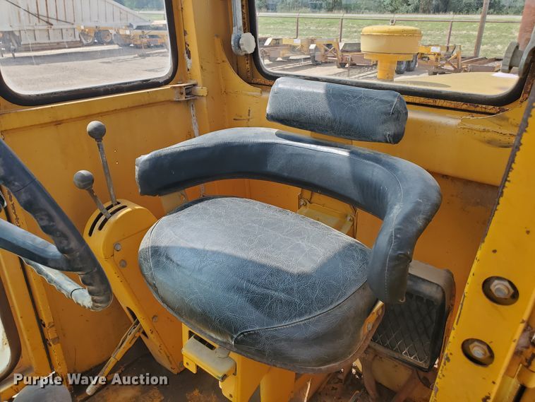 image for item DF5754 John Deere 570  motor grader