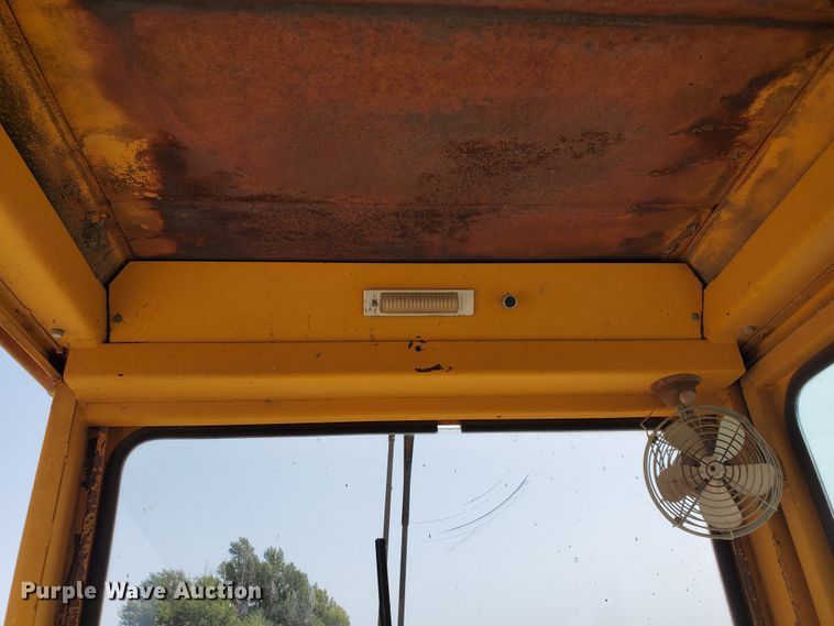 image for item DF5754 John Deere 570  motor grader