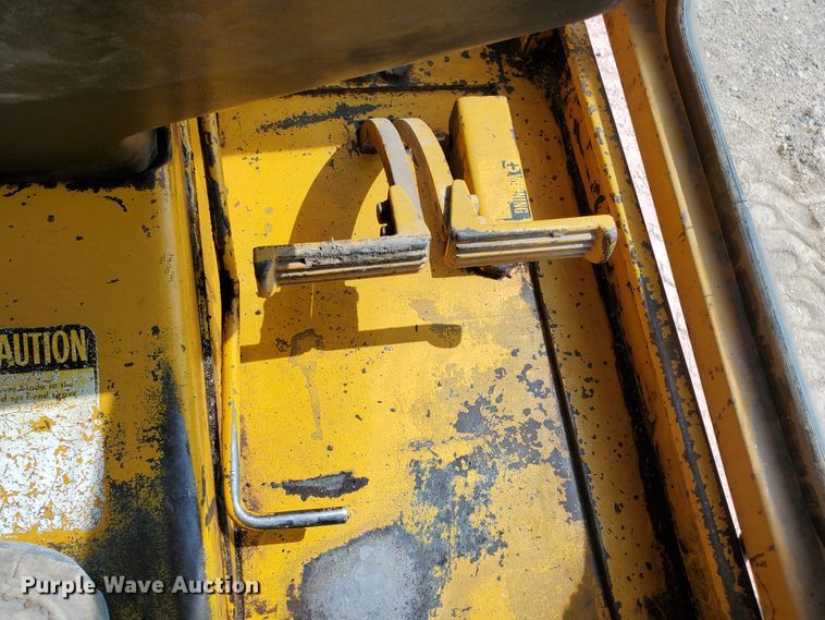 image for item DF5754 John Deere 570  motor grader