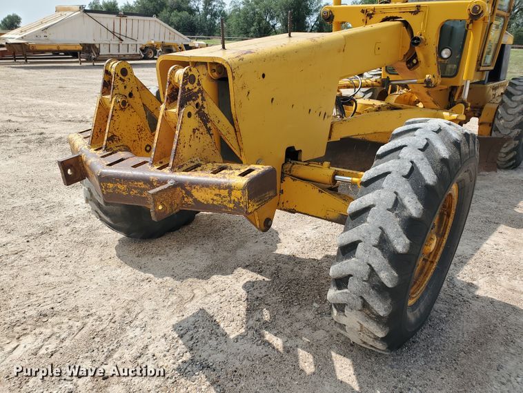 image for item DF5754 John Deere 570  motor grader