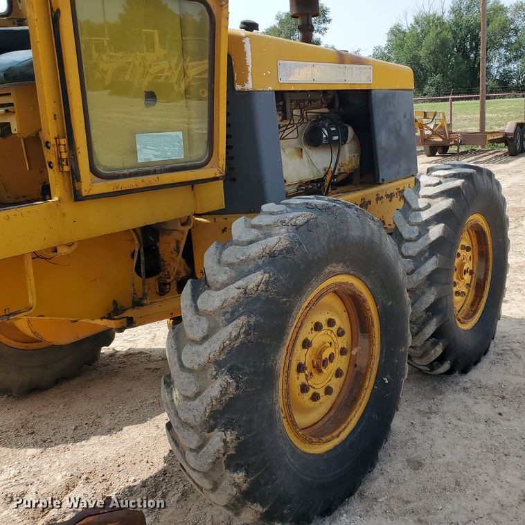 image for item DF5754 John Deere 570  motor grader