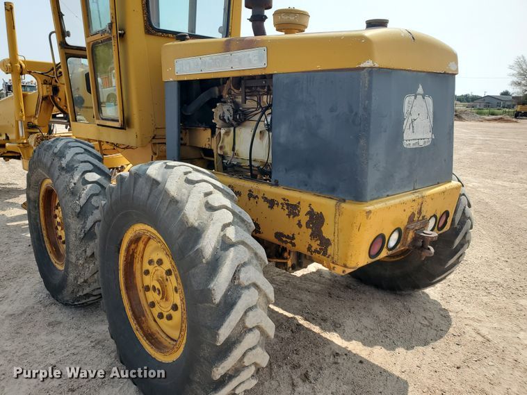 image for item DF5754 John Deere 570  motor grader