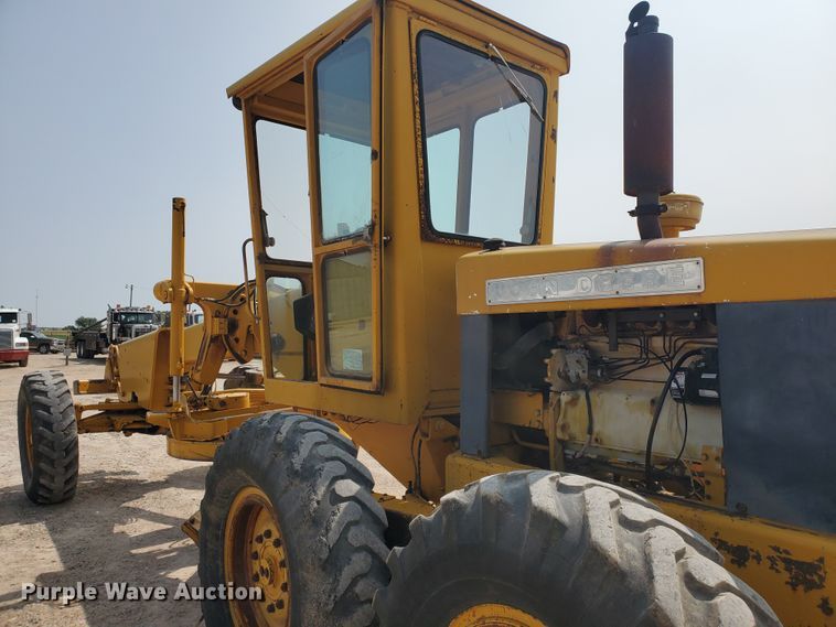 image for item DF5754 John Deere 570  motor grader