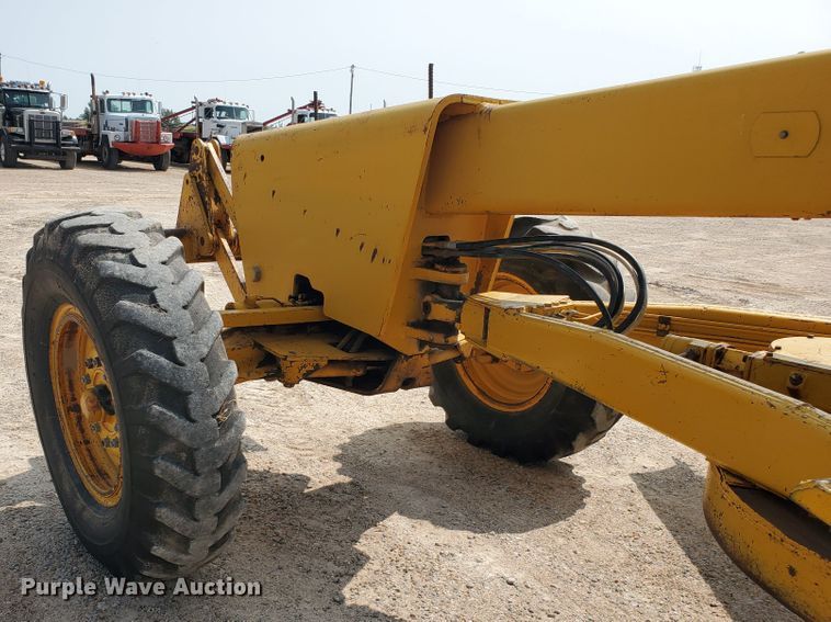 image for item DF5754 John Deere 570  motor grader